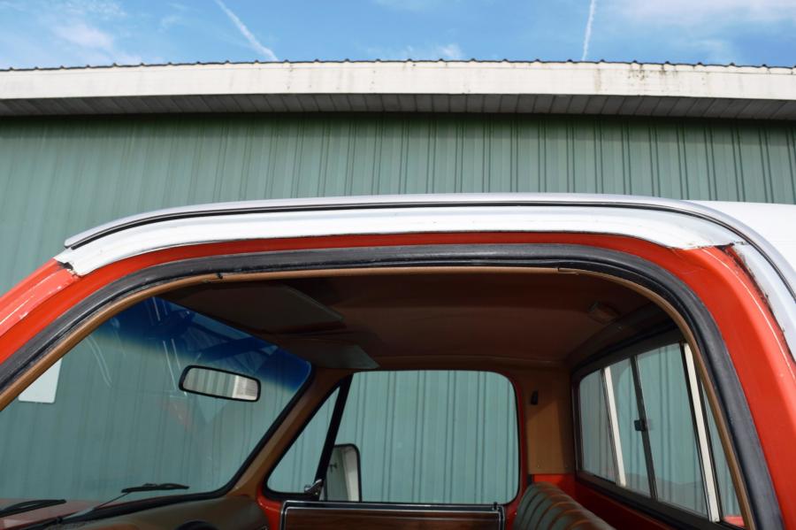 Детали интерьера Chevrolet C10 Cheyenne Super 1974 года  (фото 158 из 365)